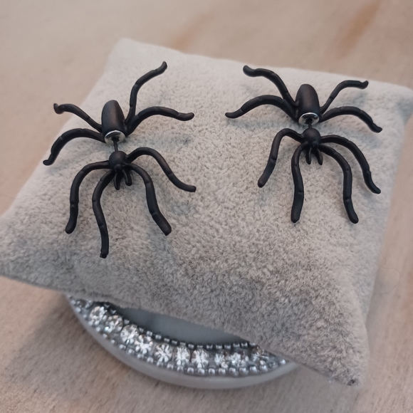 Black Spider Double Sided Stud Hugger Earrings - Picture 4 of 10